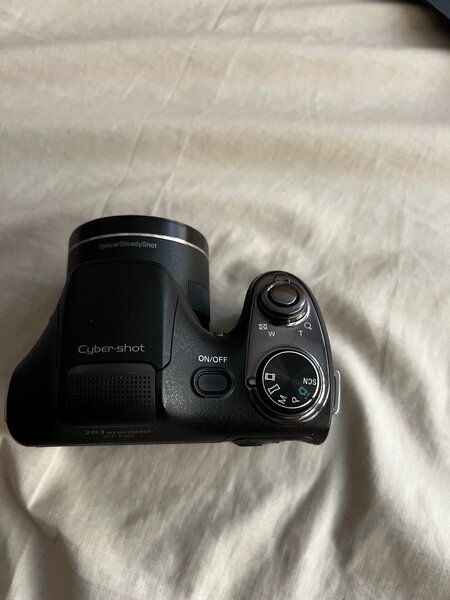 Sony Cyber-Shot DSC-HX200V