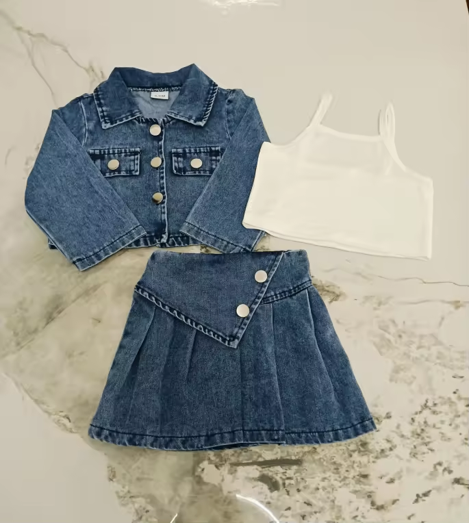 Ensemble en jean pour enfants