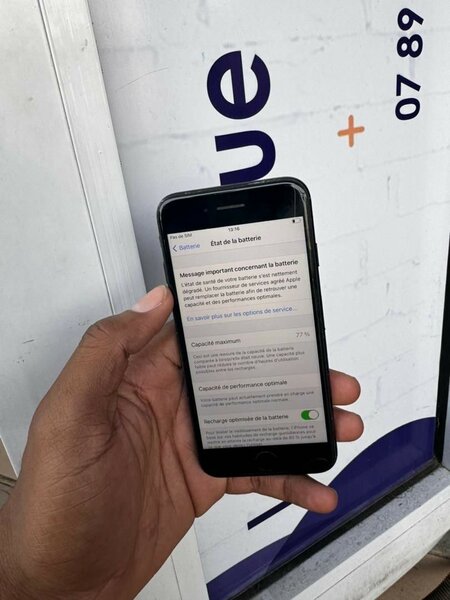 iPhone 7 simple 32Go quasi neuf 35.000