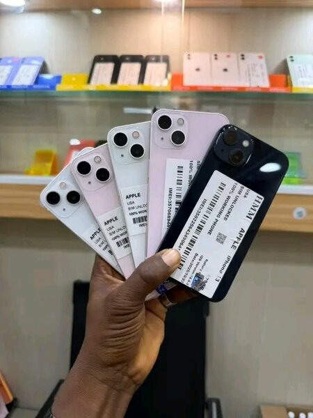 iPhone 13 - Variété de couleurs