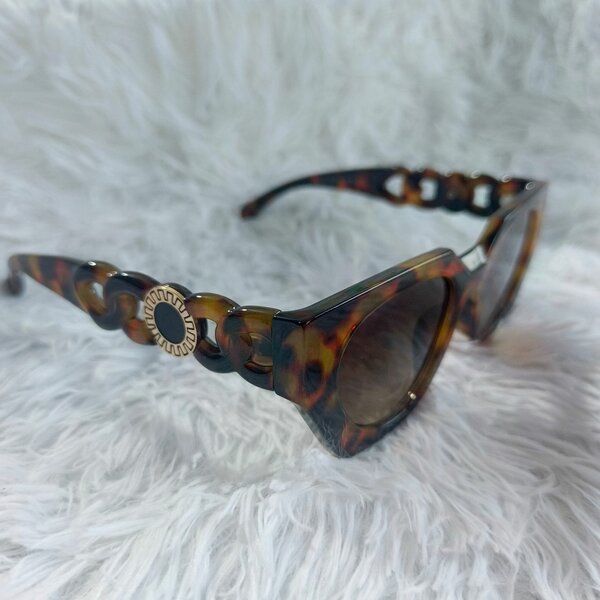 Lunettes de soleil rétro chic