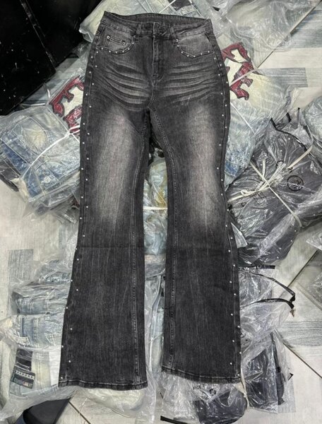 Jeans tendance à clous
