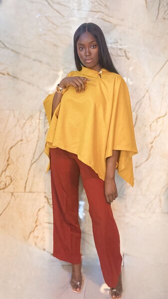 Poncho chic jaune pour femme