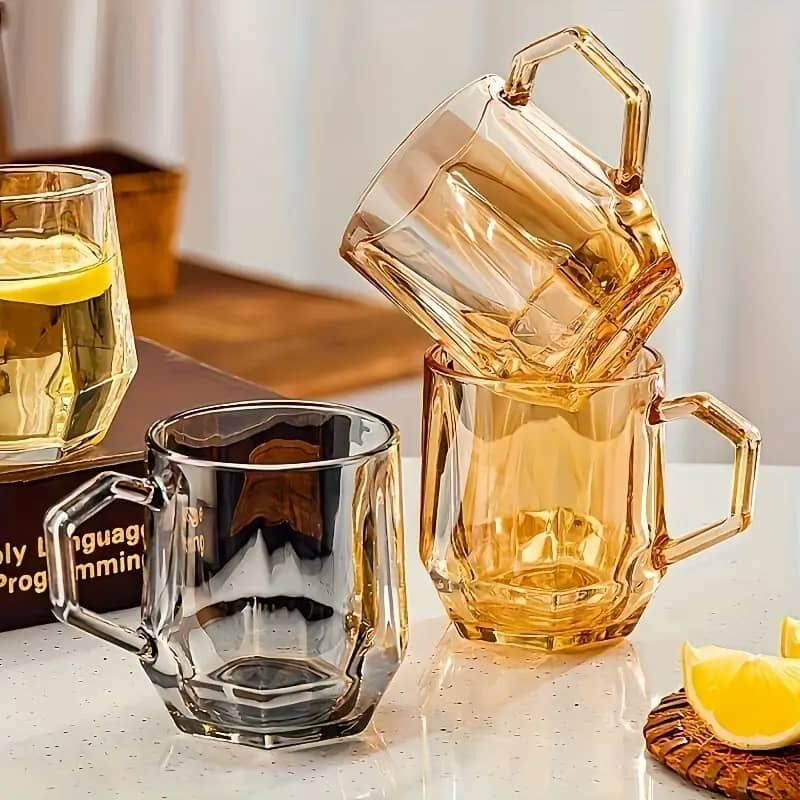 Tasses en verre transparent modernes