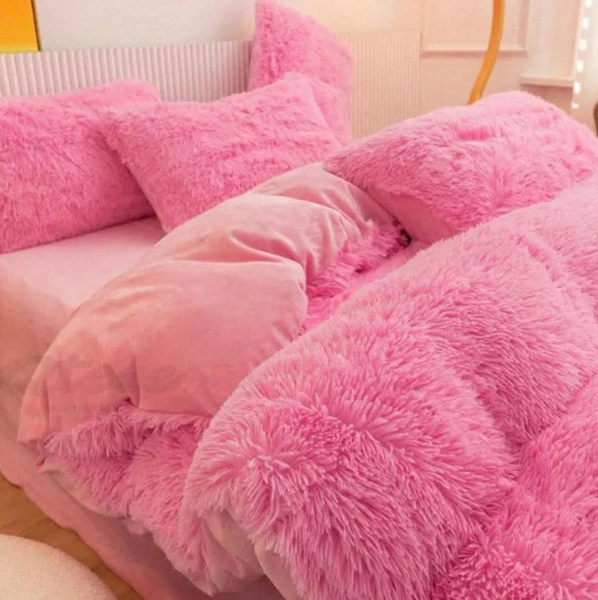 5 pieces 1 fluffy duvet cover 2 pillow cases 1 love pillow 1 bedsheet