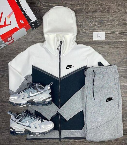 NIKE TECH FLEECE TRACKSUIT