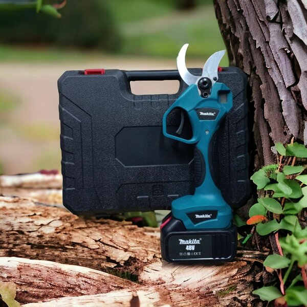 Аккумуляторный секатор