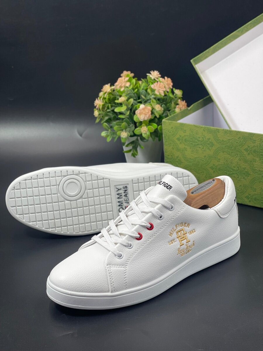 TOMMY HILFIGER CLASSIC WEAR