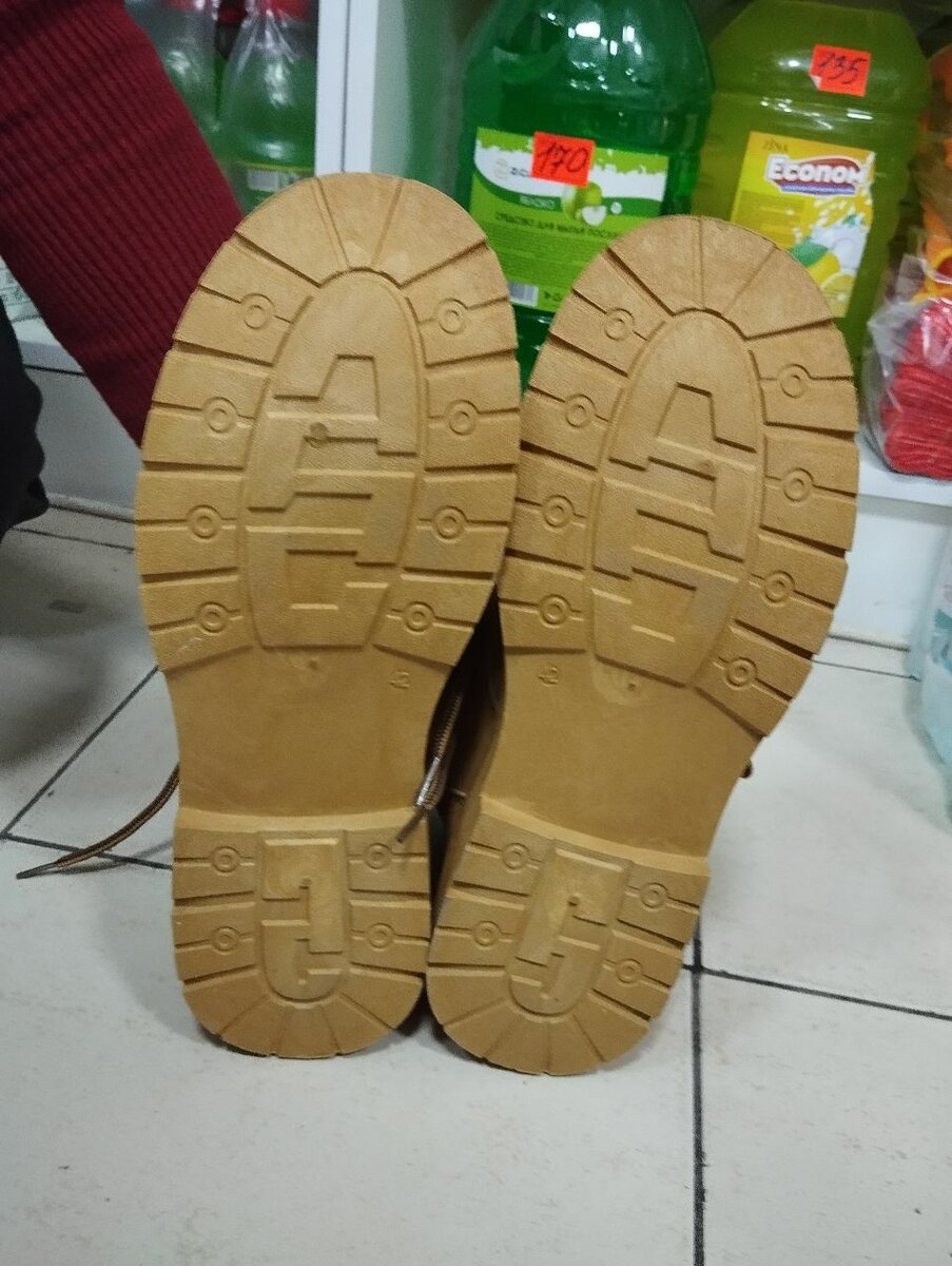 Продаю зимние ботинки ЭКО кожа