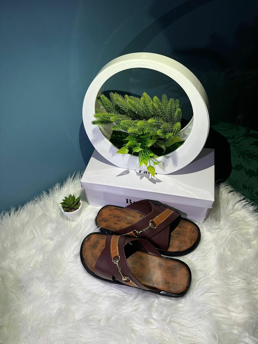 Sandales en cuir marron homme