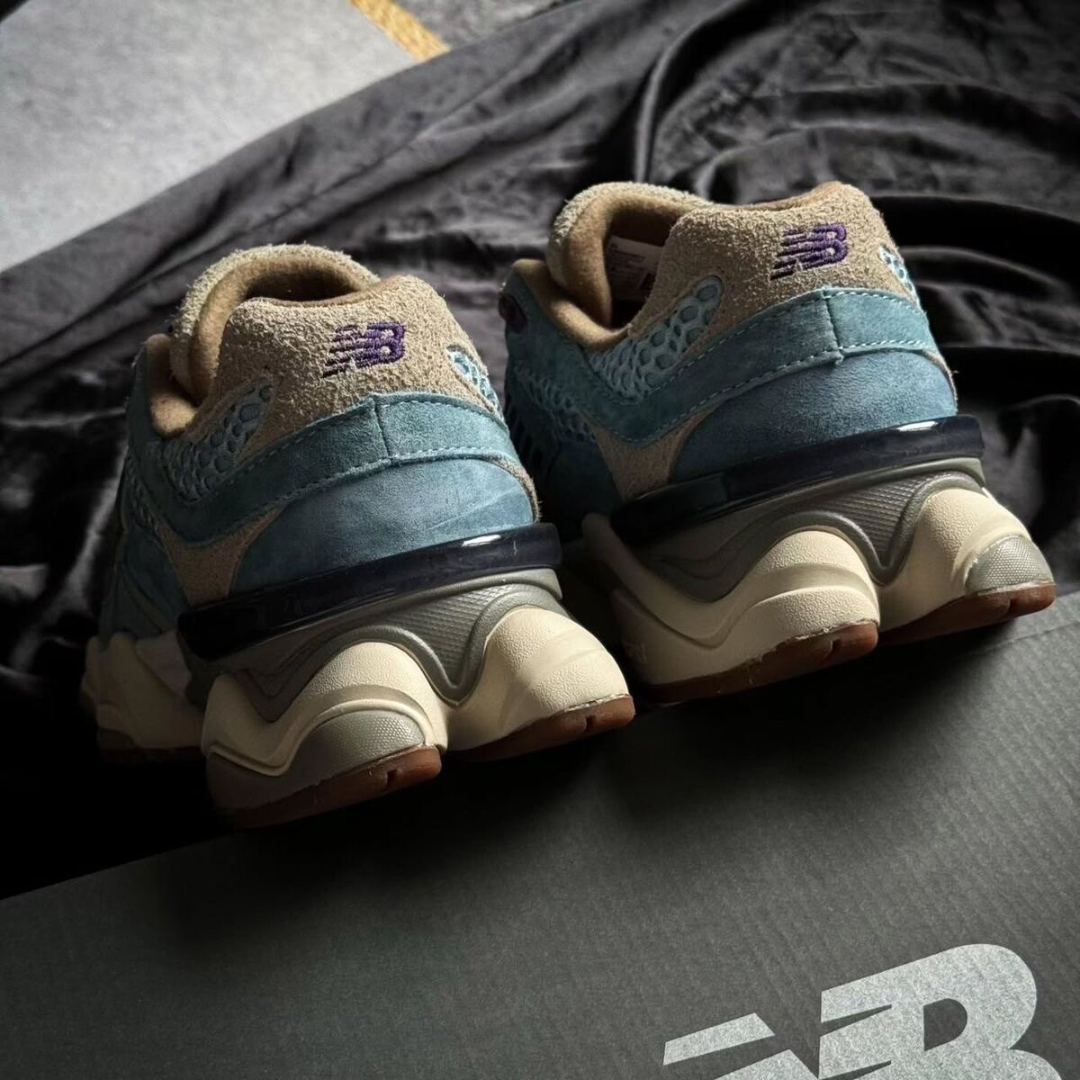 New Balance 9060 Bleu Beige