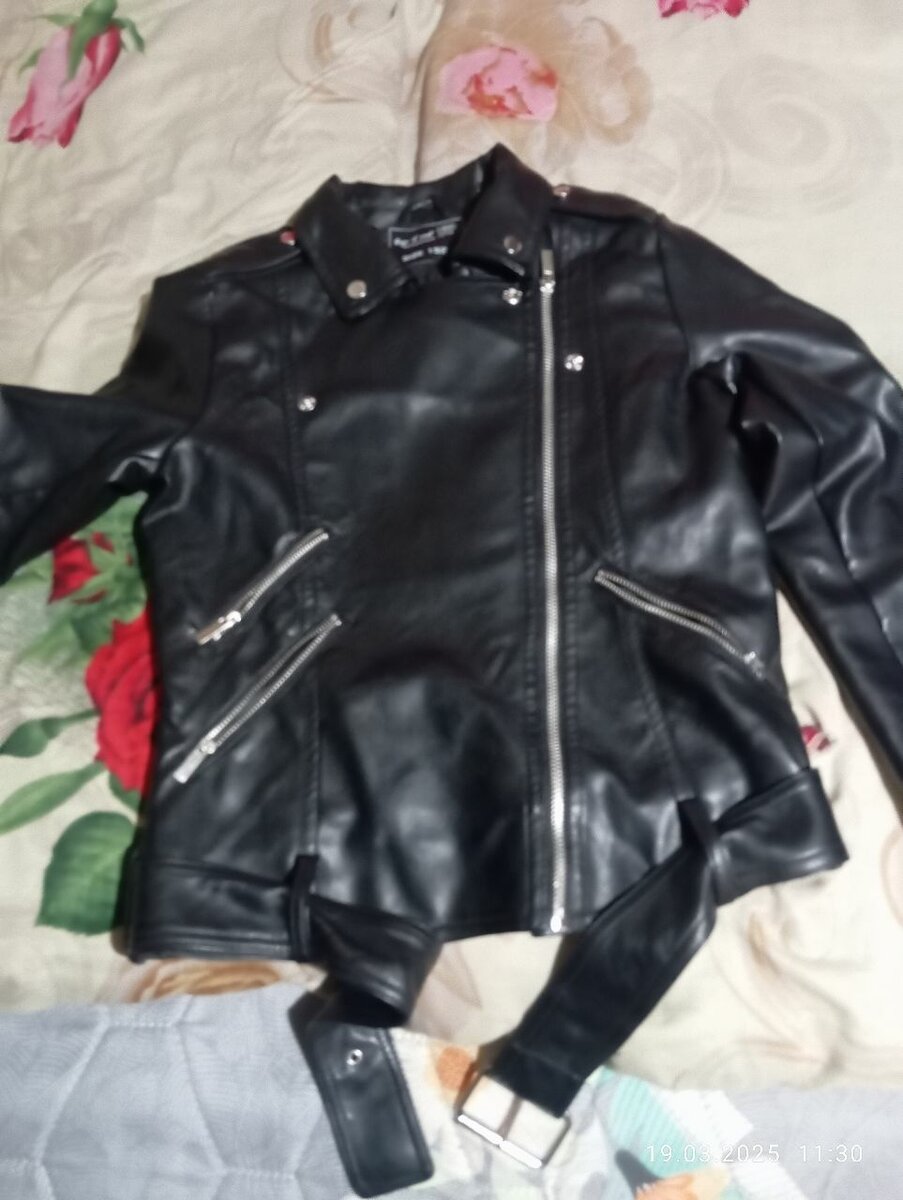 Продаю косуху  в идеальном состоянии