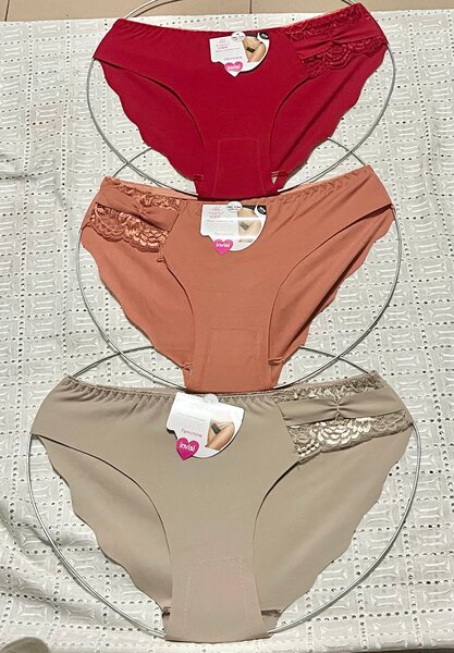 Ensemble de dessous féminin en dentelle