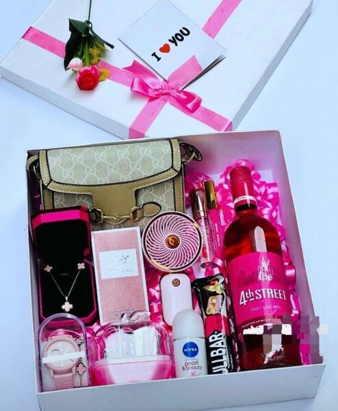 Coffret Cadeau Femme Luxe avec Accessoires et Vin