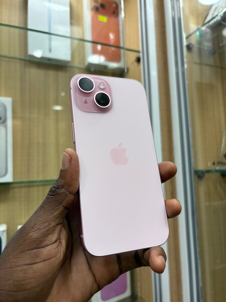 iPhone 15 Rose