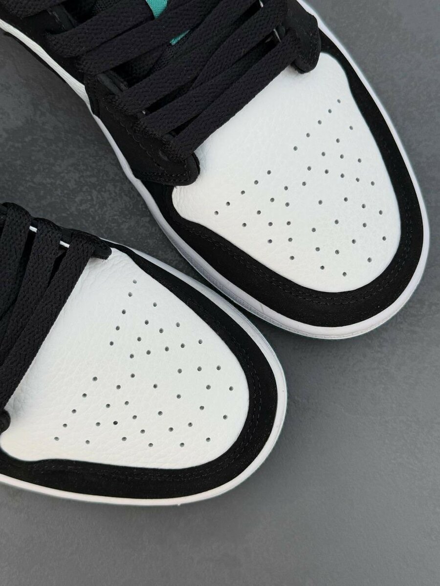 Baskets basses modernes noir et blanc