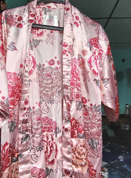 Kimono en satin floral