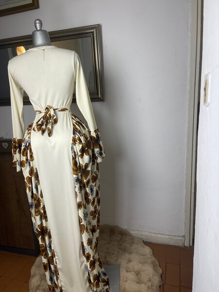 Robe longue à motifs floraux