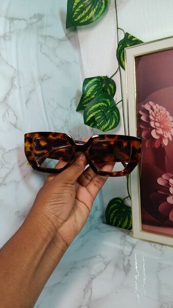 Lunettes de soleil écaille