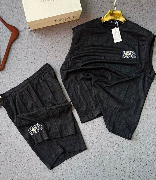 Quality sleeveless shirt and down