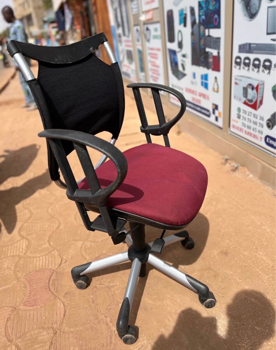 Chaise de bureau ergonomique rouge