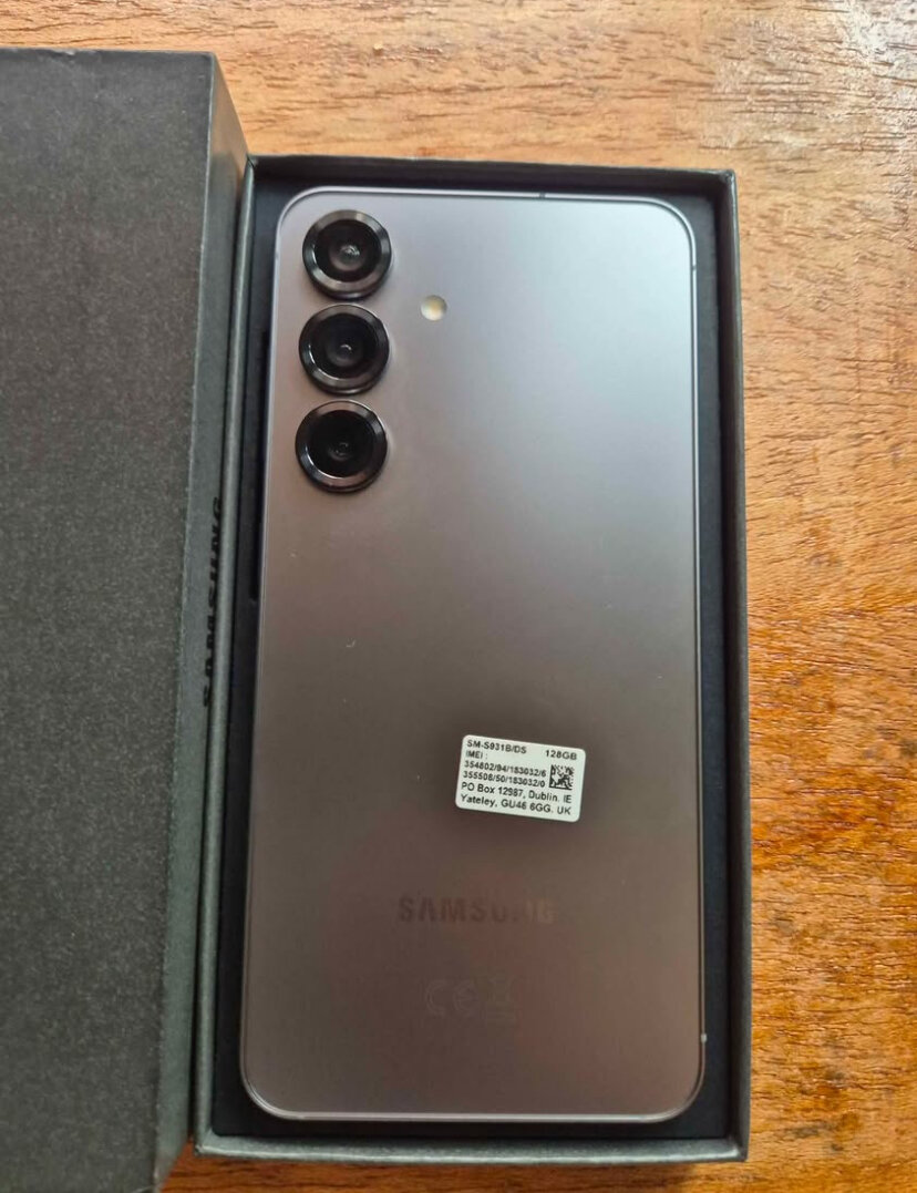 Samsung Galaxy S25 Smartphone