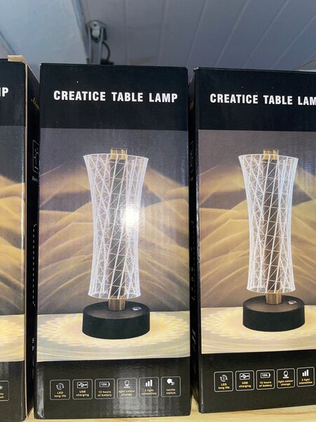 Lampe de Table LED Élegante