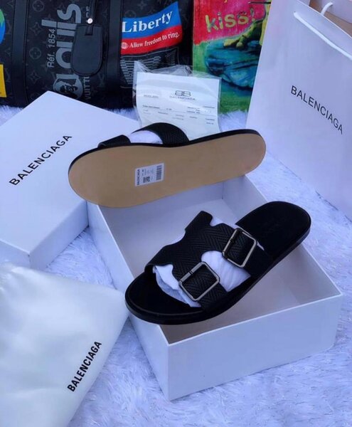 Sandales importer