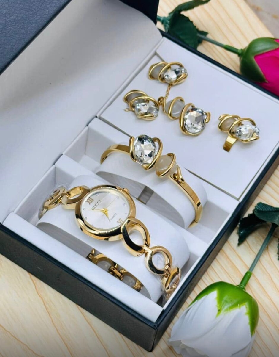 Set Montre et Bijoux Élégant
