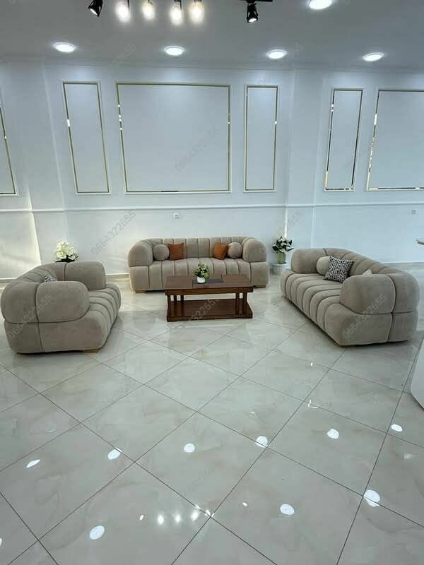 Ensemble canapé et fauteuils modernes