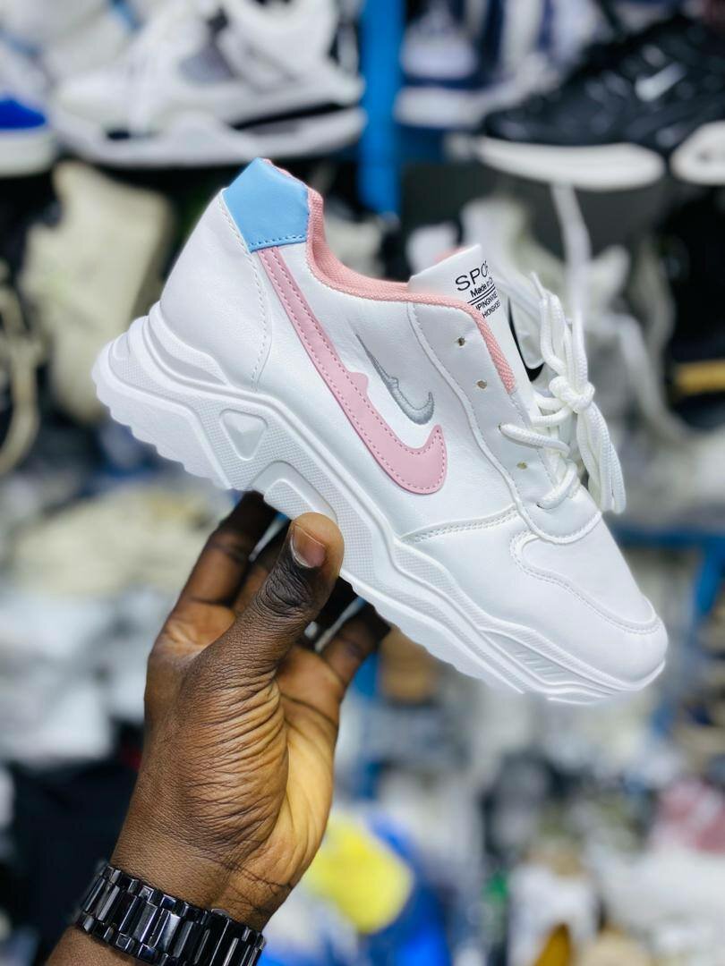 Baskets blanches tendance