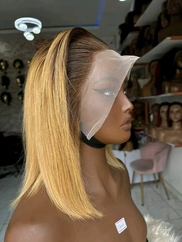 Perruque en Dentelle Blondes