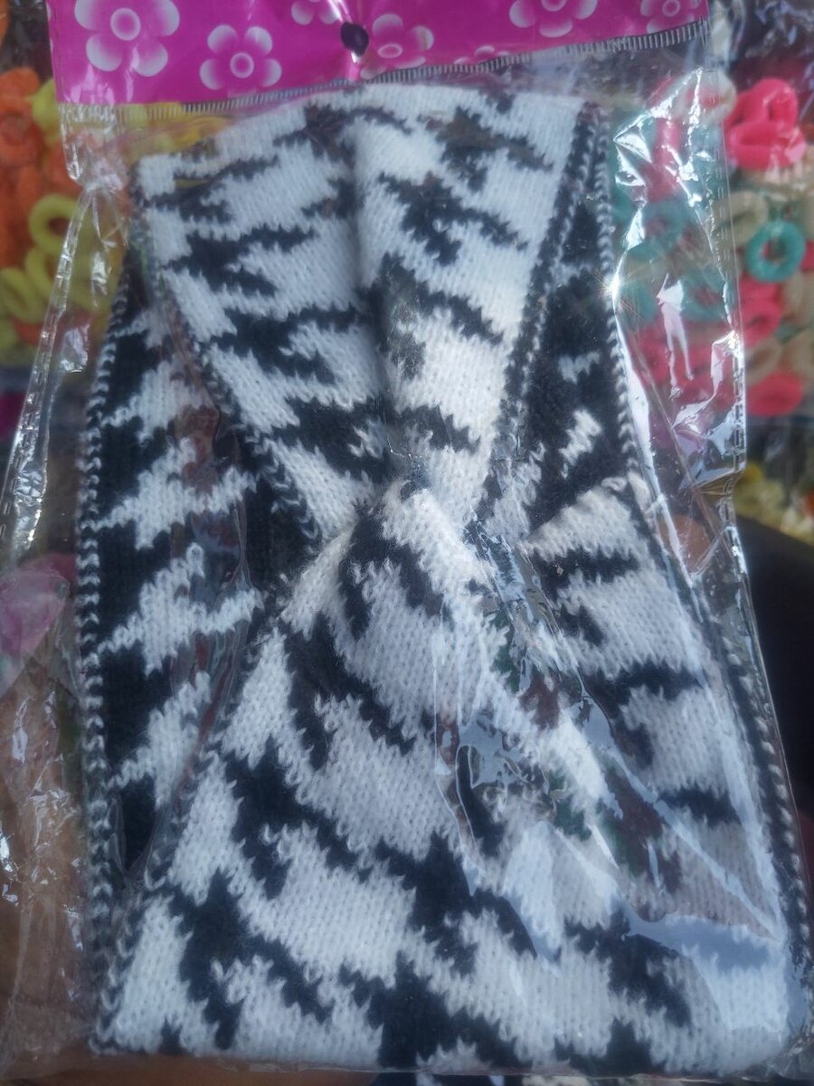 Bandeau en tricot noir et blanc