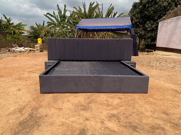 King size Bedframe