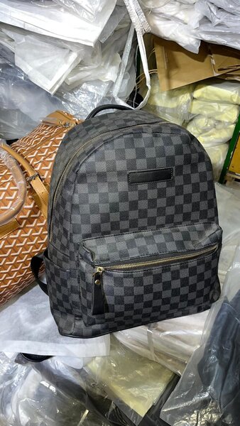 Sac à dos à carreaux moderne