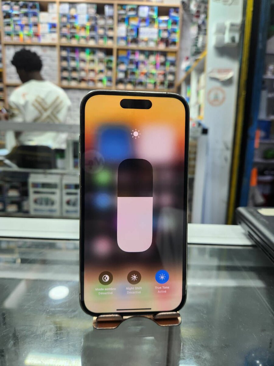 Iphone 14 pro avec message