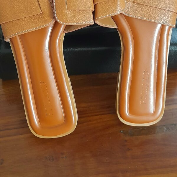 New stock slippers, black white , blue, pink sizes 37, 38, 39, 40 and 41