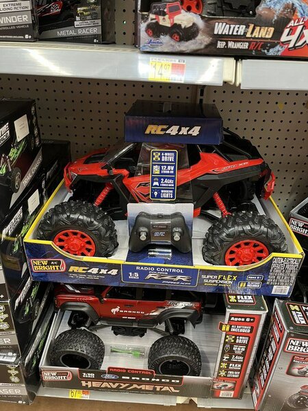 Voiture RC tout-terrain 4x4