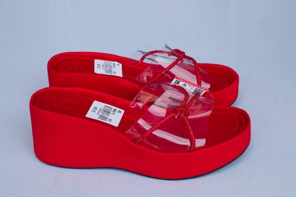 Sandales plateformes rouges élégantes