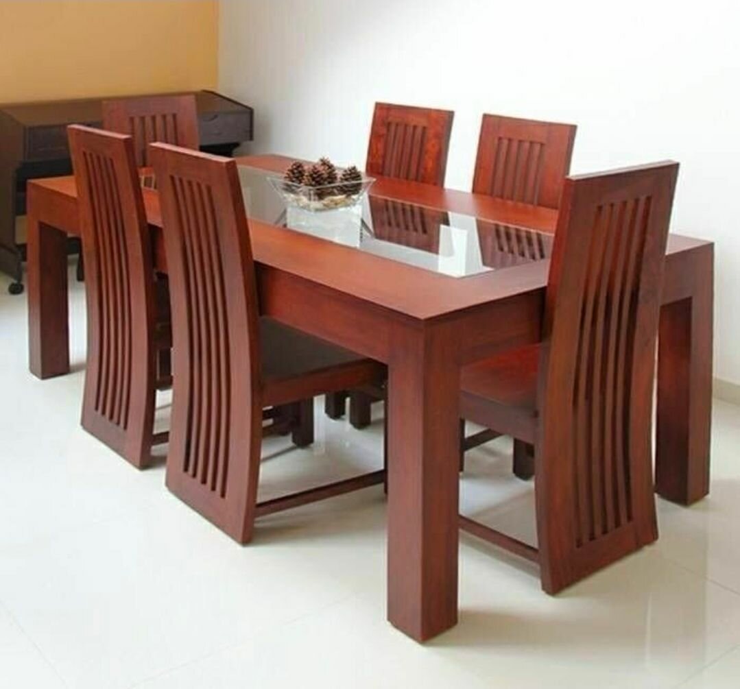 Table à manger en bois avec 6 chaises