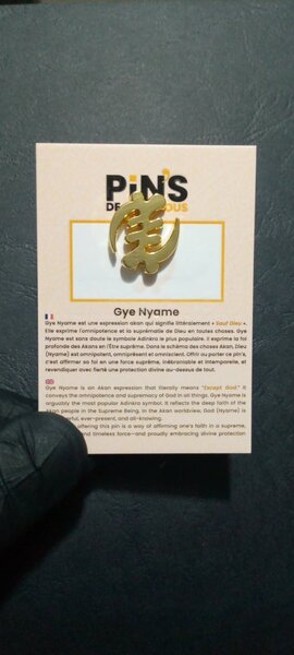 Pin Gye Nyame Émail Doré