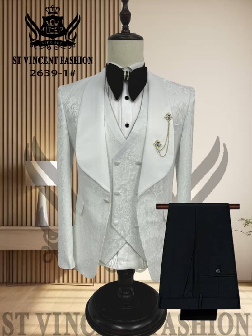 Costume de mariage élégant