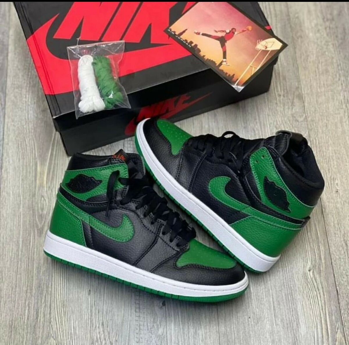 AIR JORDAN 1 GREEN AND BLACK
