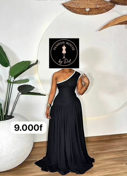 Robe longue asymétrique élégante
