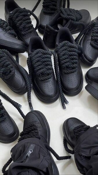 Air Force noir (original) disponible