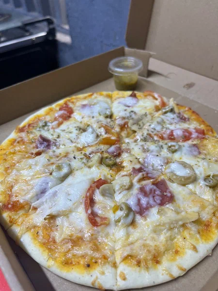 Pizza Gourmet Royal moyen