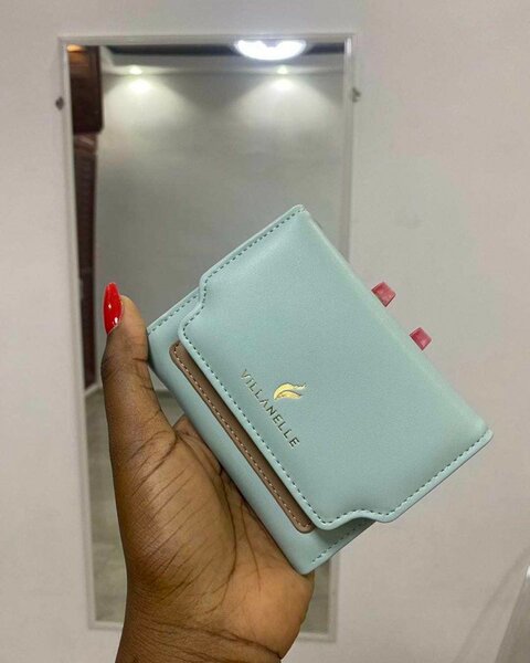 Mini portefeuille Malika en cuir bleu ciel