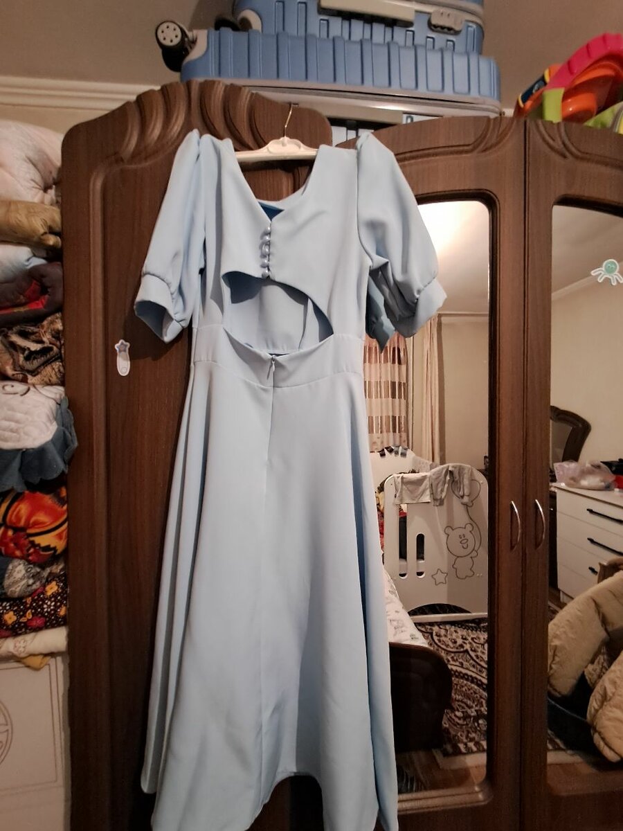 Женское вечернее платье,с открытой спинкой