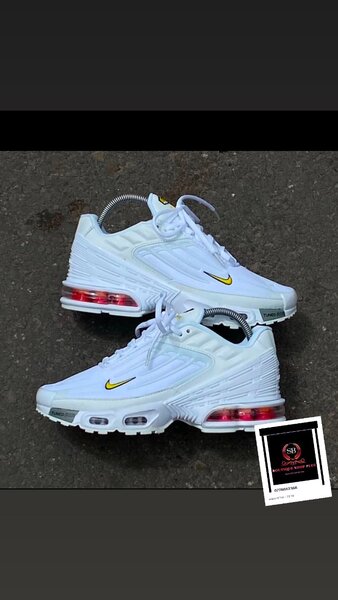 Basket Nike tn authentique avec sa boîte
