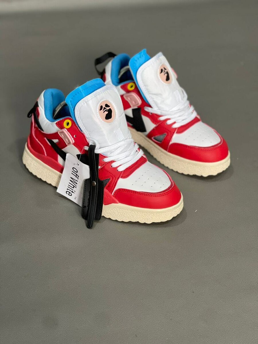 Paire off white